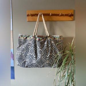 Oversized billabong beach bag with rope handles